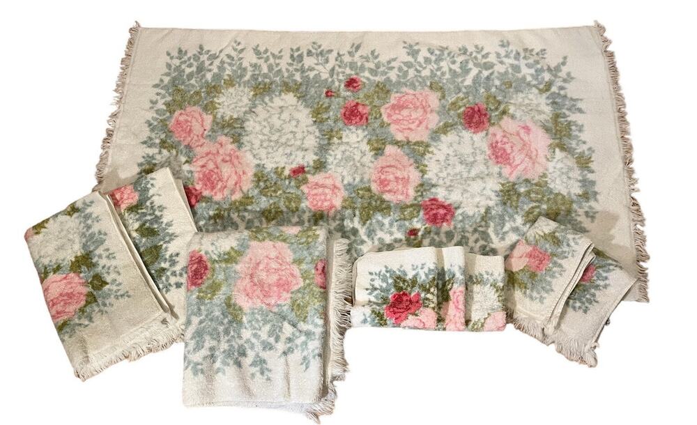 Vtg 9 Piece Fieldcrest Floral Roses Bath Towel Set Fringe Retro Cottage core USA